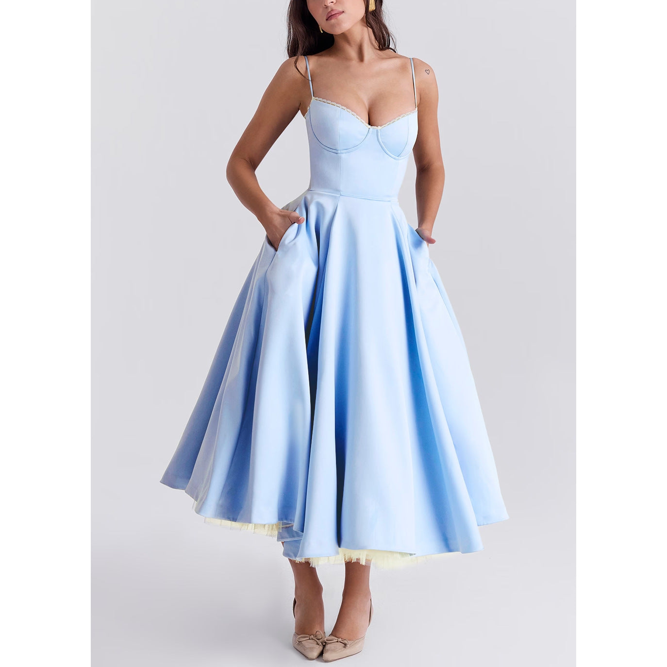 Robe longue bouffante à col en V Sophia